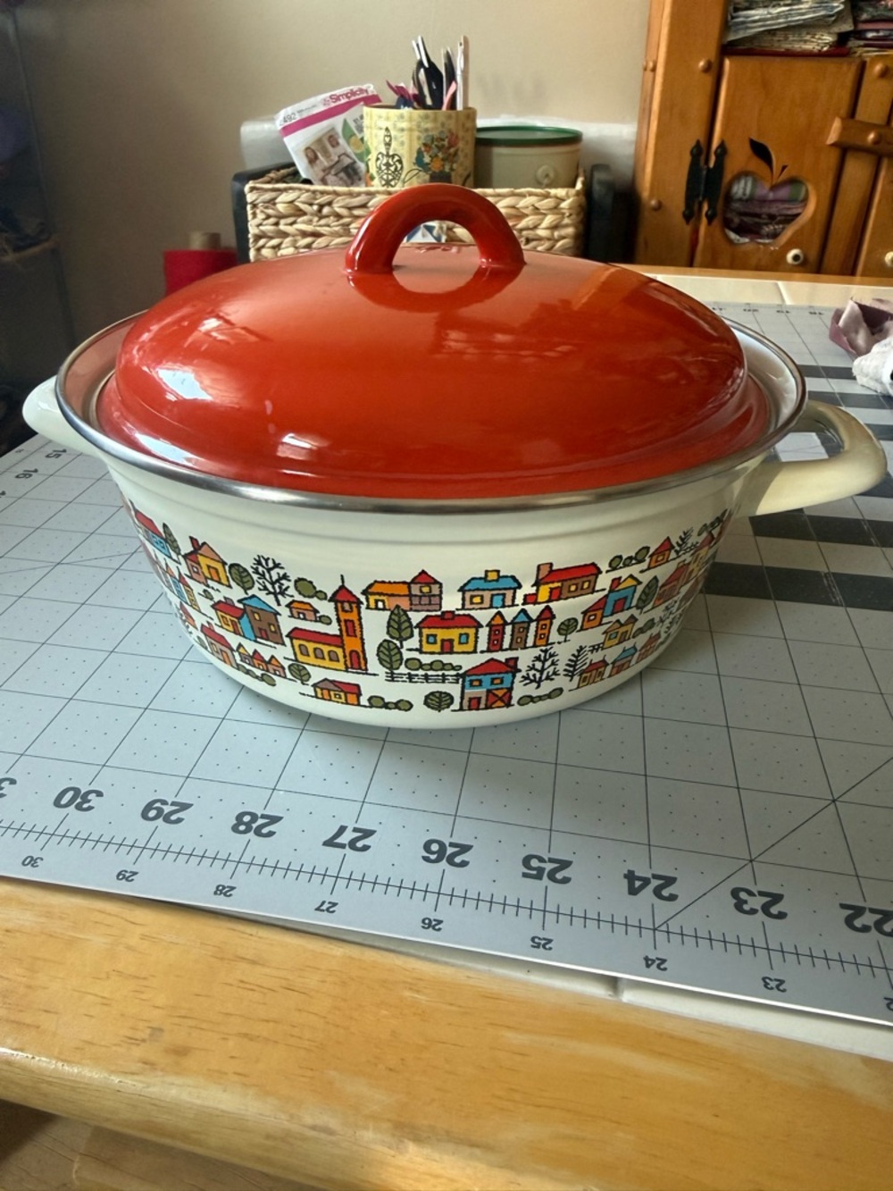 Vintage Enamel 3 Qt Stock Pot Orange Lid Country Village Design.